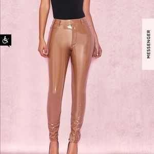 COFFEE PATENT STRETCH VINYL TROUSERS